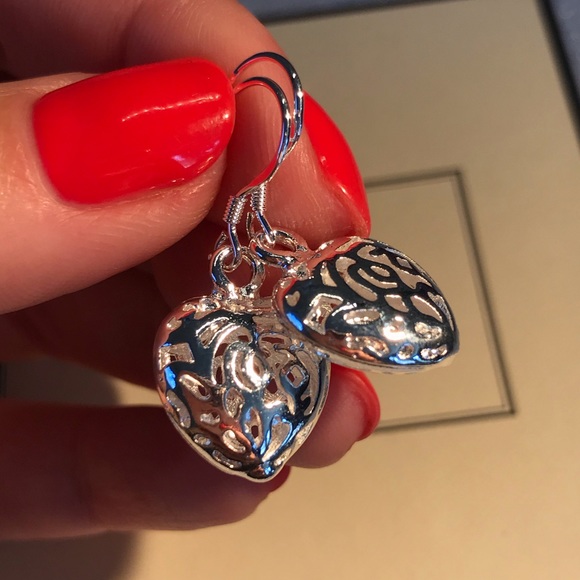 🌟 Silver Heart Drop Earrings - Picture 3 of 5